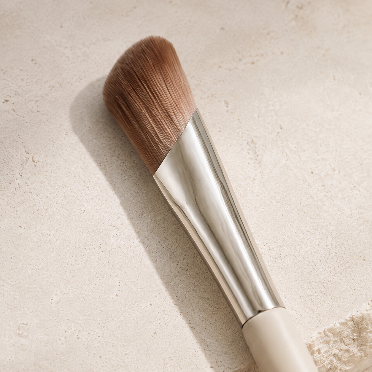 Diamond Concealer Brush - Image 1