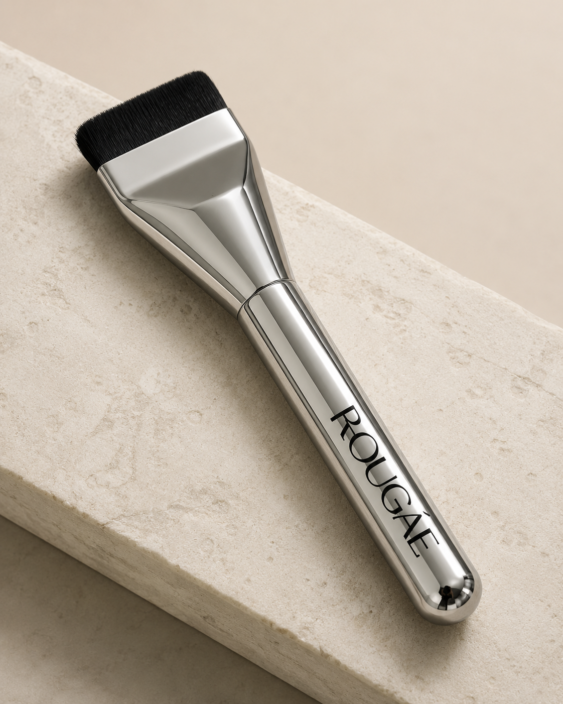 THE FLAT-TOP COMPLEXION BRUSH - Image 2